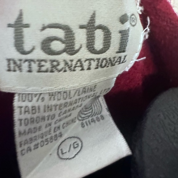 Elegant Berry Button-Up Women's Jacket - Picture 6 of 7